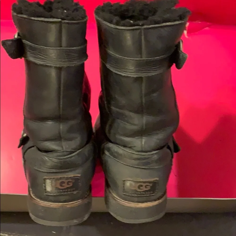 Ugg‎ Noira Black leather and sheepskin